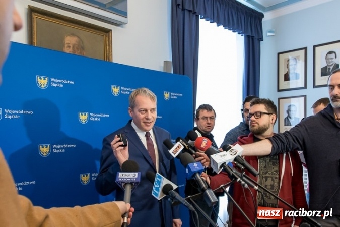 Zdjęcie w galerii na portalu naszraciborz.pl: Śląskie ma plan, jak walczyć ze smogiem. Od września zakaz spalania paliw złej jakości wiadomości z regionu