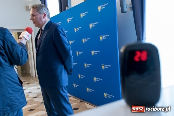 Zdjęcie w galerii na portalu naszraciborz.pl: Śląskie ma plan, jak walczyć ze smogiem. Od września zakaz spalania paliw złej jakości wiadomości z regionu