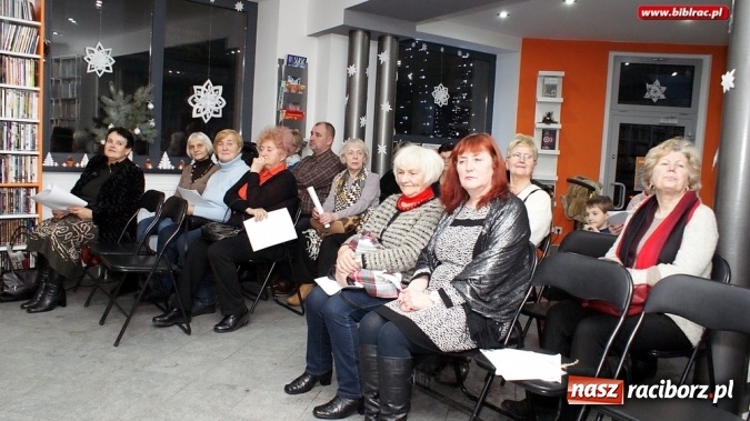 Zdjęcie w galerii na portalu naszraciborz.pl: Kolędowanie w Klubie Przyjaciół Biblioteki na Ostrogu  wiadomości z regionu