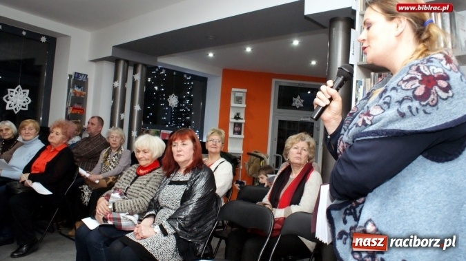 Zdjęcie w galerii na portalu naszraciborz.pl: Kolędowanie w Klubie Przyjaciół Biblioteki na Ostrogu  wiadomości z regionu