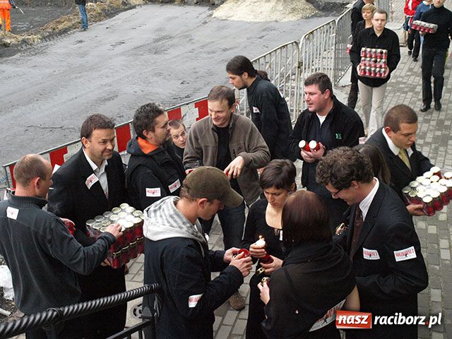 Zdjęcie w galerii na portalu naszraciborz.pl: Solidarni z Końcem świata wiadomości z regionu