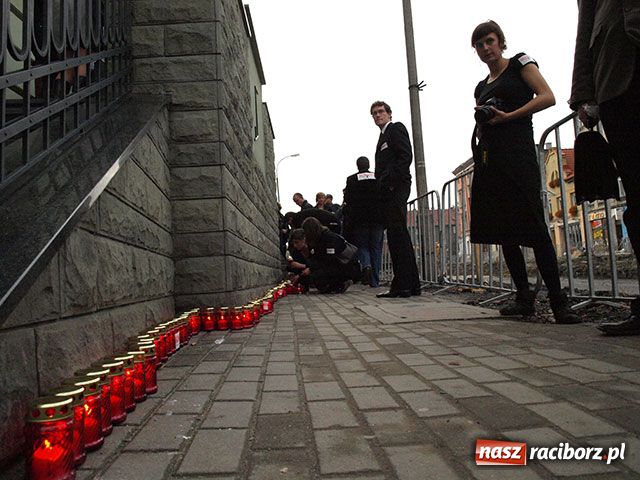 Zdjęcie w galerii na portalu naszraciborz.pl: Solidarni z Końcem świata wiadomości z regionu