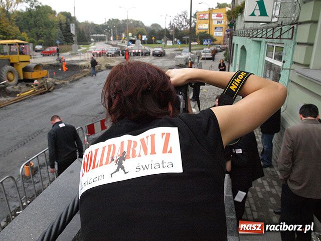 Zdjęcie w galerii na portalu naszraciborz.pl: Solidarni z Końcem świata wiadomości z regionu