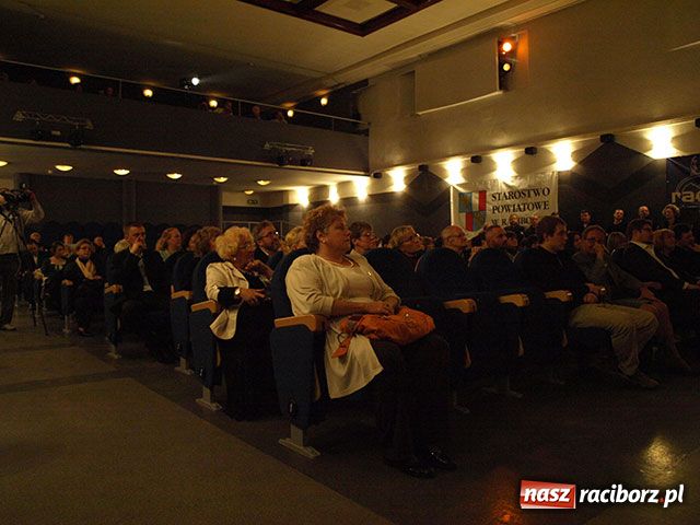 Zdjęcie w galerii na portalu naszraciborz.pl: Solidarni z Końcem świata wiadomości z regionu