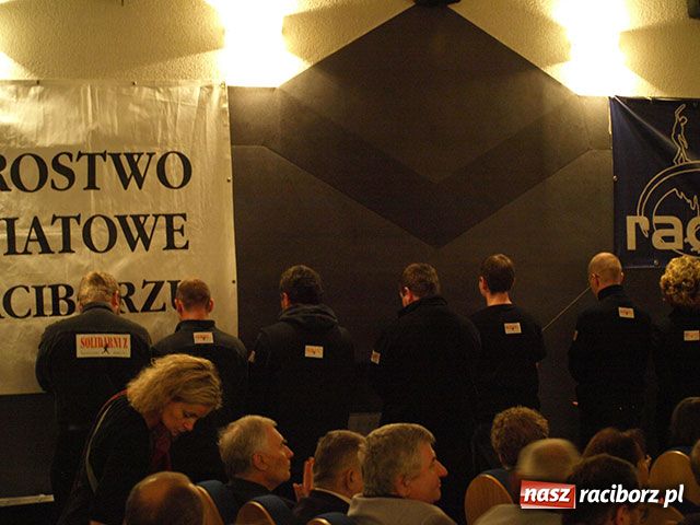 Zdjęcie w galerii na portalu naszraciborz.pl: Solidarni z Końcem świata wiadomości z regionu