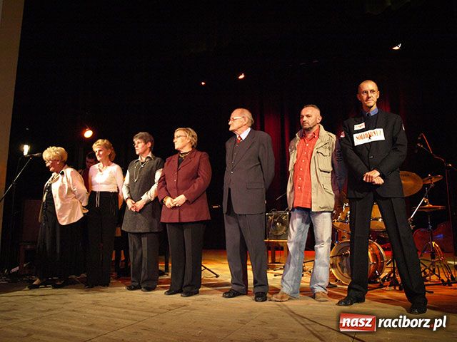 Zdjęcie w galerii na portalu naszraciborz.pl: Solidarni z Końcem świata wiadomości z regionu