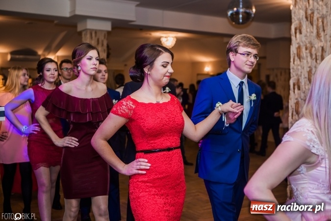 Zdjęcie w galerii na portalu naszraciborz.pl: Bal maturalny Ekonomika w Rogożanach wiadomości z regionu
