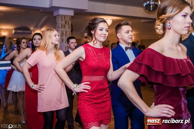 Zdjęcie w galerii na portalu naszraciborz.pl: Bal maturalny Ekonomika w Rogożanach wiadomości z regionu