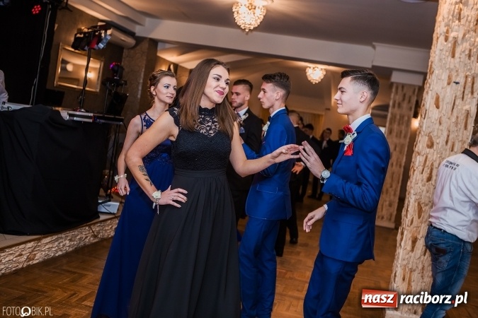 Zdjęcie w galerii na portalu naszraciborz.pl: Bal maturalny Ekonomika w Rogożanach wiadomości z regionu