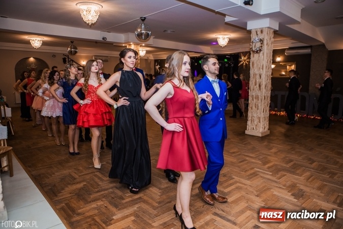 Zdjęcie w galerii na portalu naszraciborz.pl: Bal maturalny Ekonomika w Rogożanach wiadomości z regionu