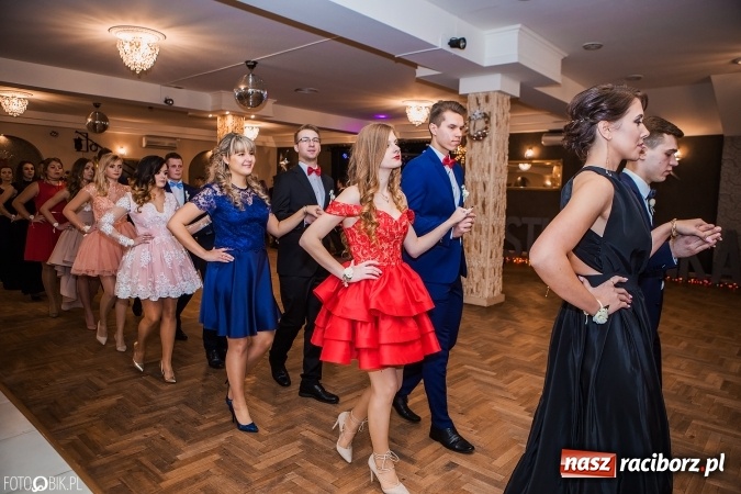 Zdjęcie w galerii na portalu naszraciborz.pl: Bal maturalny Ekonomika w Rogożanach wiadomości z regionu