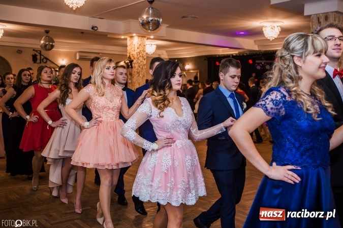 Zdjęcie w galerii na portalu naszraciborz.pl: Bal maturalny Ekonomika w Rogożanach wiadomości z regionu