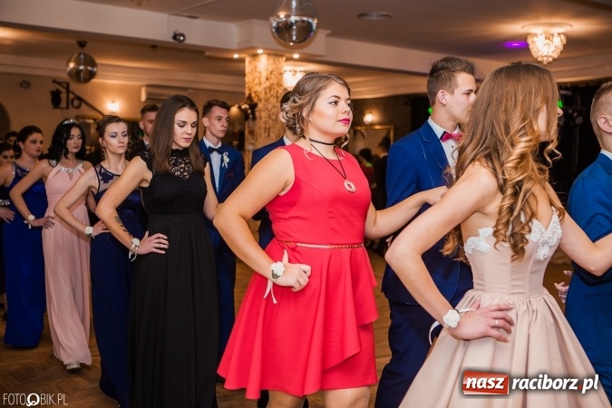 Zdjęcie w galerii na portalu naszraciborz.pl: Bal maturalny Ekonomika w Rogożanach wiadomości z regionu