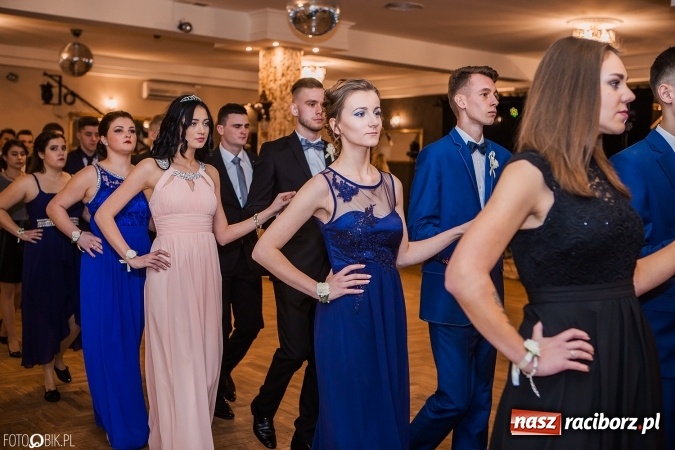 Zdjęcie w galerii na portalu naszraciborz.pl: Bal maturalny Ekonomika w Rogożanach wiadomości z regionu