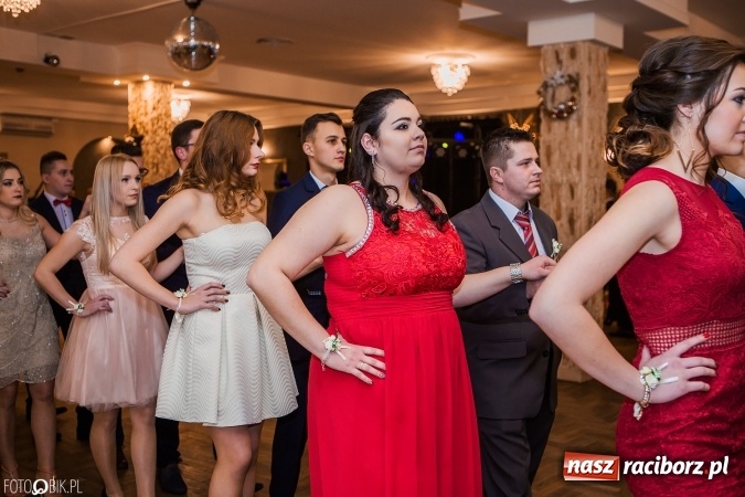 Zdjęcie w galerii na portalu naszraciborz.pl: Bal maturalny Ekonomika w Rogożanach wiadomości z regionu