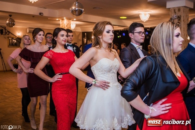 Zdjęcie w galerii na portalu naszraciborz.pl: Bal maturalny Ekonomika w Rogożanach wiadomości z regionu