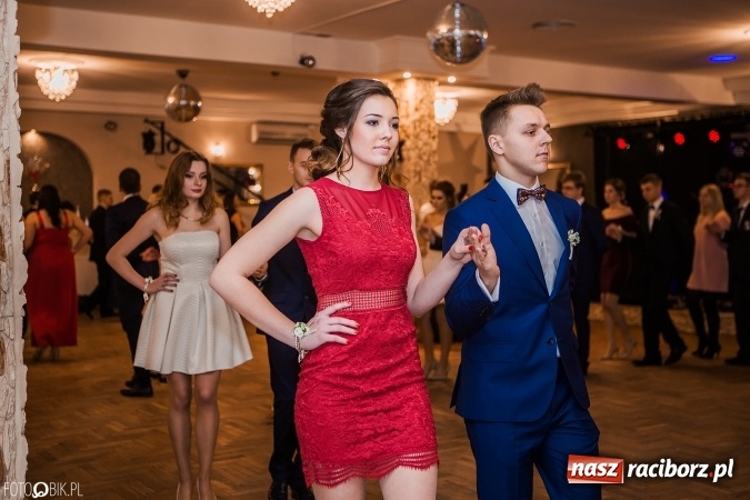 Zdjęcie w galerii na portalu naszraciborz.pl: Bal maturalny Ekonomika w Rogożanach wiadomości z regionu