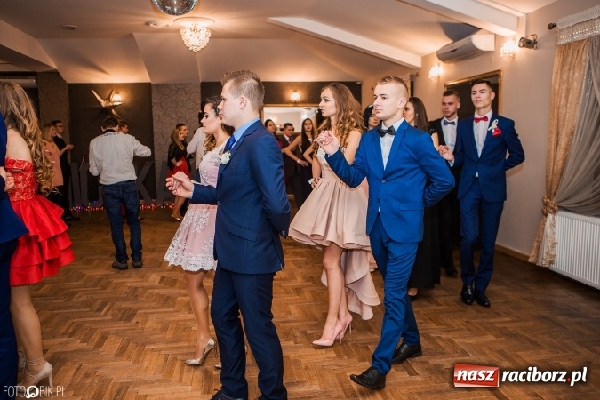 Zdjęcie w galerii na portalu naszraciborz.pl: Bal maturalny Ekonomika w Rogożanach wiadomości z regionu