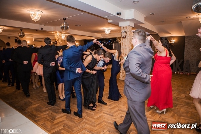 Zdjęcie w galerii na portalu naszraciborz.pl: Bal maturalny Ekonomika w Rogożanach wiadomości z regionu