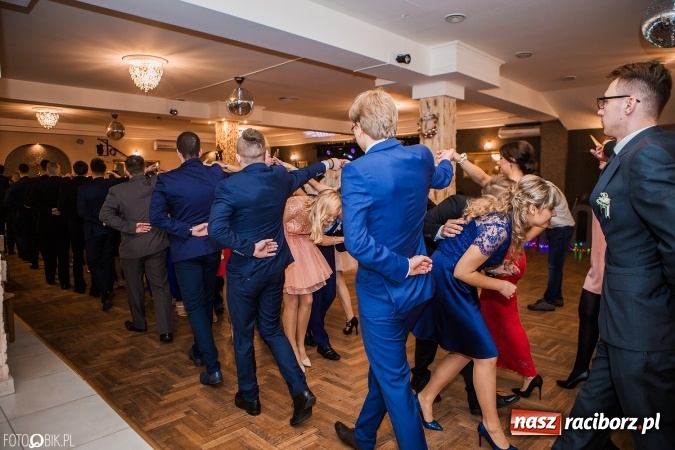 Zdjęcie w galerii na portalu naszraciborz.pl: Bal maturalny Ekonomika w Rogożanach wiadomości z regionu