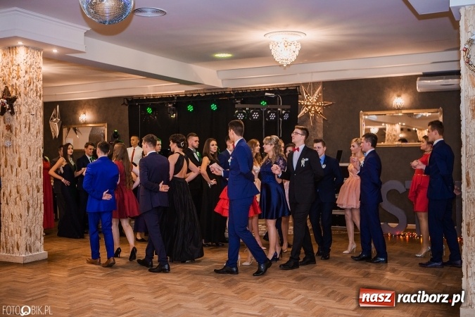Zdjęcie w galerii na portalu naszraciborz.pl: Bal maturalny Ekonomika w Rogożanach wiadomości z regionu