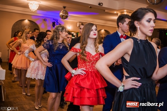 Zdjęcie w galerii na portalu naszraciborz.pl: Bal maturalny Ekonomika w Rogożanach wiadomości z regionu
