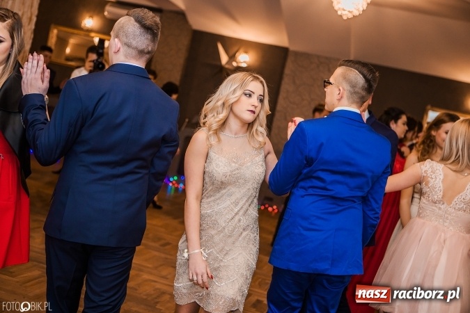 Zdjęcie w galerii na portalu naszraciborz.pl: Bal maturalny Ekonomika w Rogożanach wiadomości z regionu