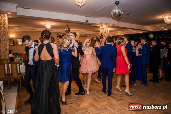 Zdjęcie w galerii na portalu naszraciborz.pl: Bal maturalny Ekonomika w Rogożanach wiadomości z regionu