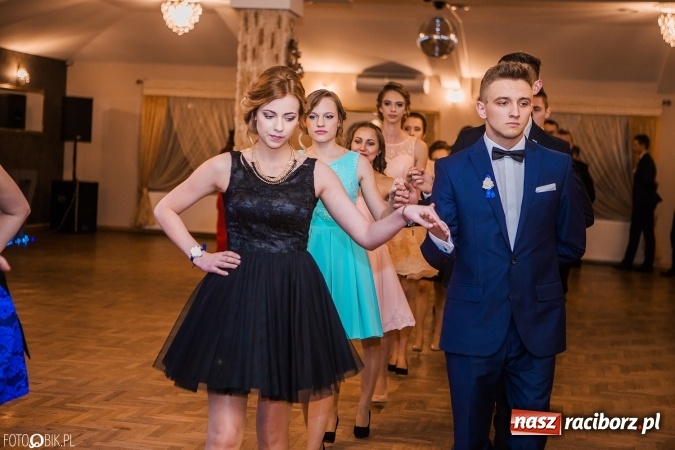 Zdjęcie w galerii na portalu naszraciborz.pl: Bal maturalny Ekonomika w Rogożanach wiadomości z regionu