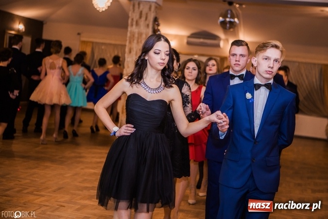 Zdjęcie w galerii na portalu naszraciborz.pl: Bal maturalny Ekonomika w Rogożanach wiadomości z regionu