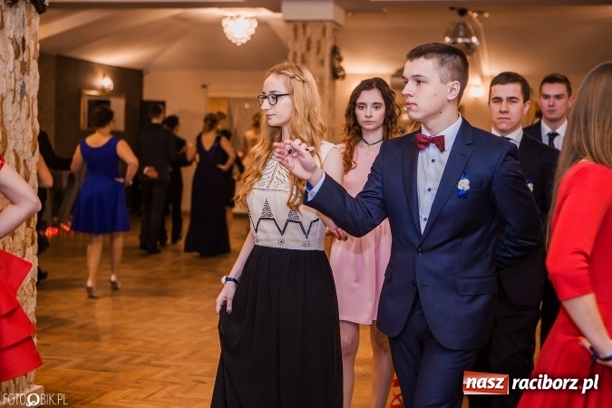 Zdjęcie w galerii na portalu naszraciborz.pl: Bal maturalny Ekonomika w Rogożanach wiadomości z regionu