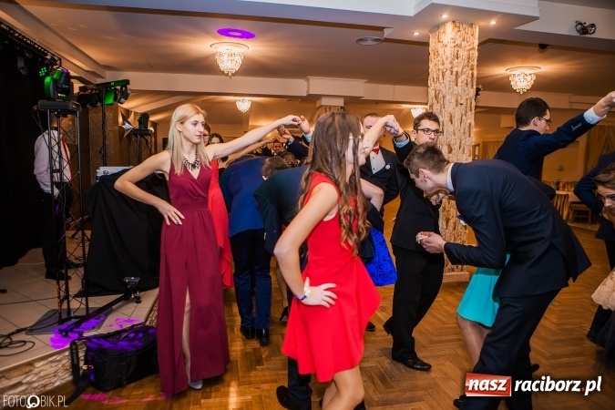 Zdjęcie w galerii na portalu naszraciborz.pl: Bal maturalny Ekonomika w Rogożanach wiadomości z regionu