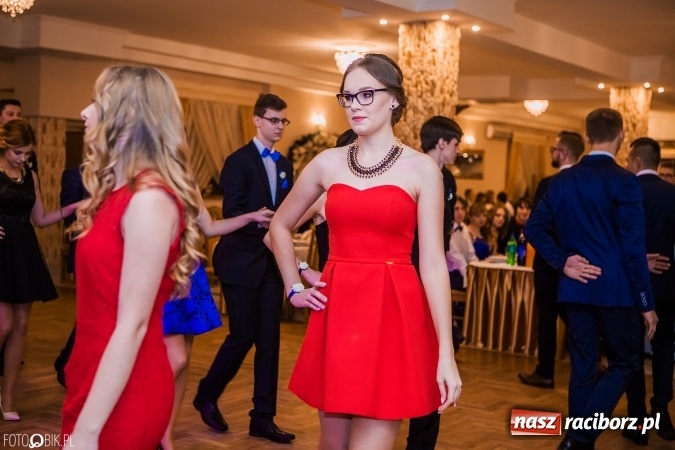 Zdjęcie w galerii na portalu naszraciborz.pl: Bal maturalny Ekonomika w Rogożanach wiadomości z regionu