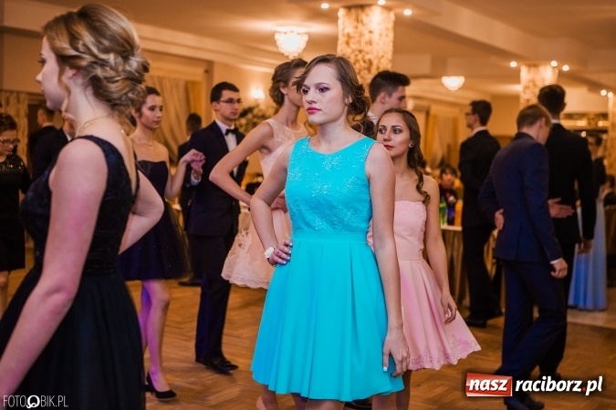 Zdjęcie w galerii na portalu naszraciborz.pl: Bal maturalny Ekonomika w Rogożanach wiadomości z regionu