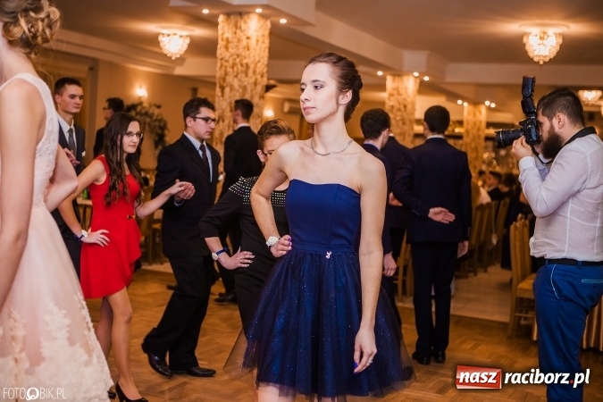 Zdjęcie w galerii na portalu naszraciborz.pl: Bal maturalny Ekonomika w Rogożanach wiadomości z regionu