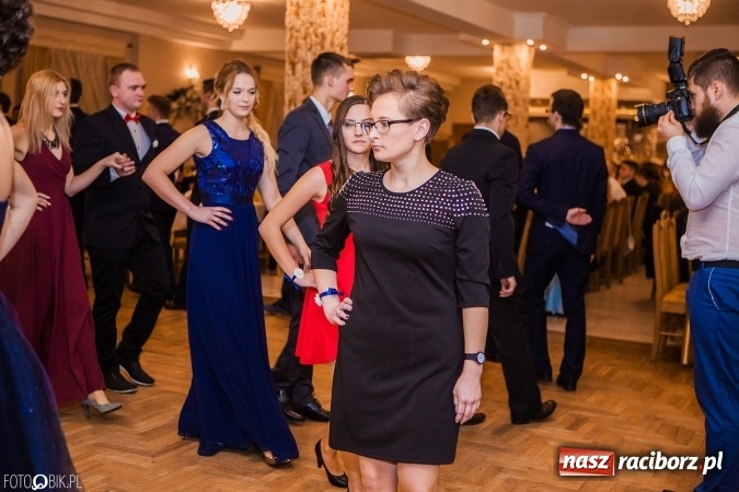 Zdjęcie w galerii na portalu naszraciborz.pl: Bal maturalny Ekonomika w Rogożanach wiadomości z regionu