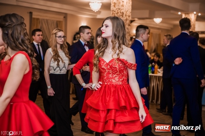 Zdjęcie w galerii na portalu naszraciborz.pl: Bal maturalny Ekonomika w Rogożanach wiadomości z regionu