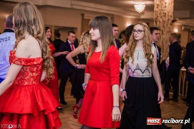 Zdjęcie w galerii na portalu naszraciborz.pl: Bal maturalny Ekonomika w Rogożanach wiadomości z regionu