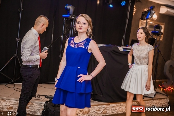 Zdjęcie w galerii na portalu naszraciborz.pl: Bal maturalny Ekonomika w Rogożanach wiadomości z regionu