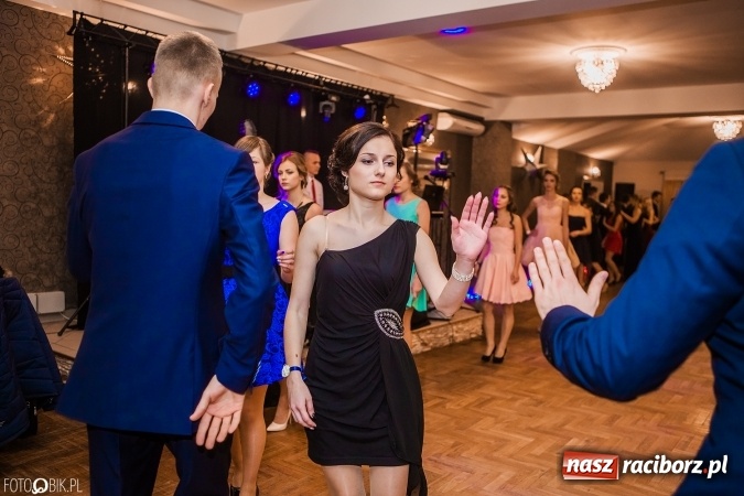 Zdjęcie w galerii na portalu naszraciborz.pl: Bal maturalny Ekonomika w Rogożanach wiadomości z regionu