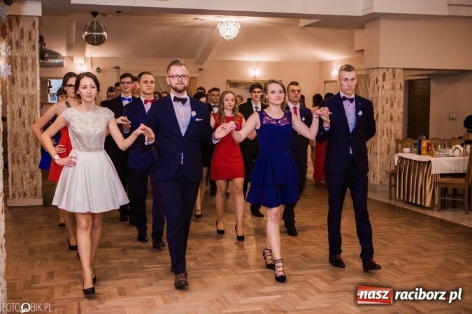 Zdjęcie w galerii na portalu naszraciborz.pl: Bal maturalny Ekonomika w Rogożanach wiadomości z regionu