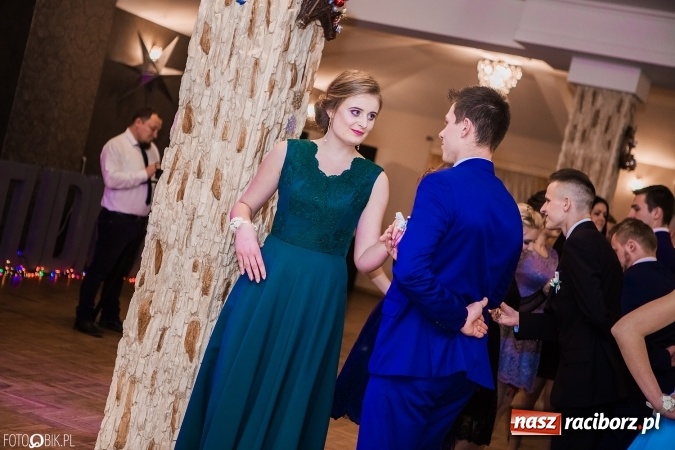 Zdjęcie w galerii na portalu naszraciborz.pl: Bal maturalny Ekonomika w Rogożanach wiadomości z regionu
