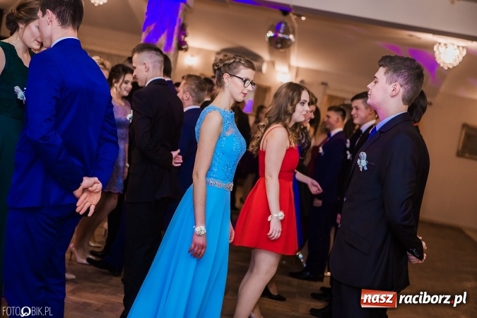 Zdjęcie w galerii na portalu naszraciborz.pl: Bal maturalny Ekonomika w Rogożanach wiadomości z regionu