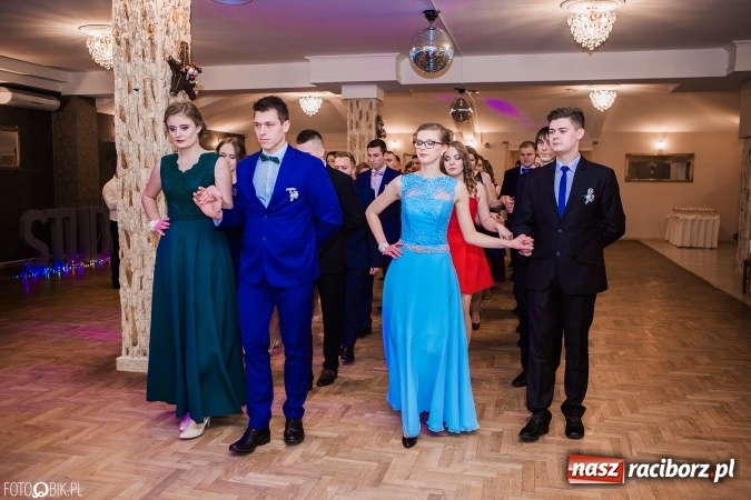 Zdjęcie w galerii na portalu naszraciborz.pl: Bal maturalny Ekonomika w Rogożanach wiadomości z regionu