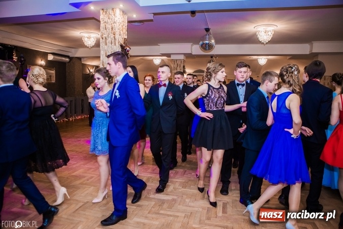 Zdjęcie w galerii na portalu naszraciborz.pl: Bal maturalny Ekonomika w Rogożanach wiadomości z regionu