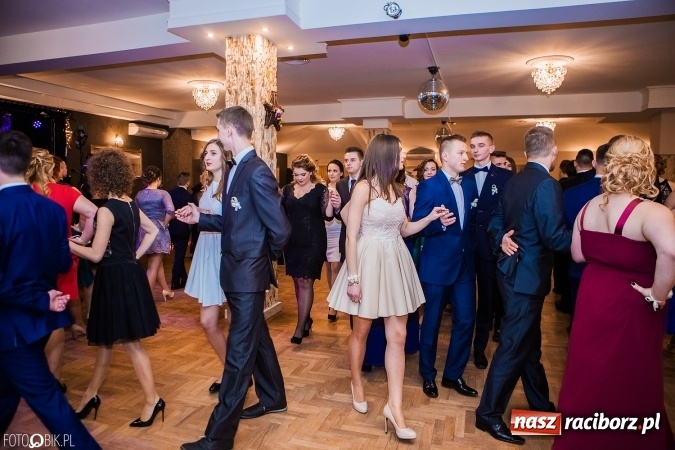 Zdjęcie w galerii na portalu naszraciborz.pl: Bal maturalny Ekonomika w Rogożanach wiadomości z regionu