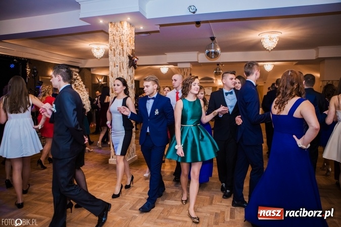 Zdjęcie w galerii na portalu naszraciborz.pl: Bal maturalny Ekonomika w Rogożanach wiadomości z regionu