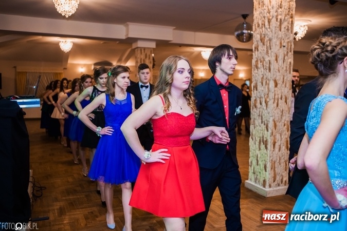 Zdjęcie w galerii na portalu naszraciborz.pl: Bal maturalny Ekonomika w Rogożanach wiadomości z regionu