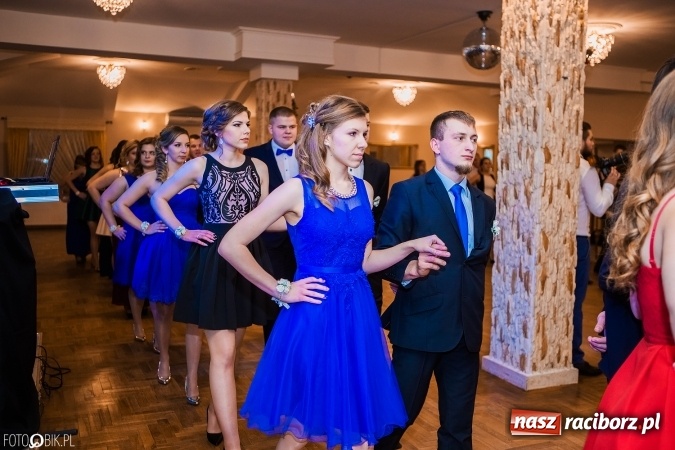 Zdjęcie w galerii na portalu naszraciborz.pl: Bal maturalny Ekonomika w Rogożanach wiadomości z regionu