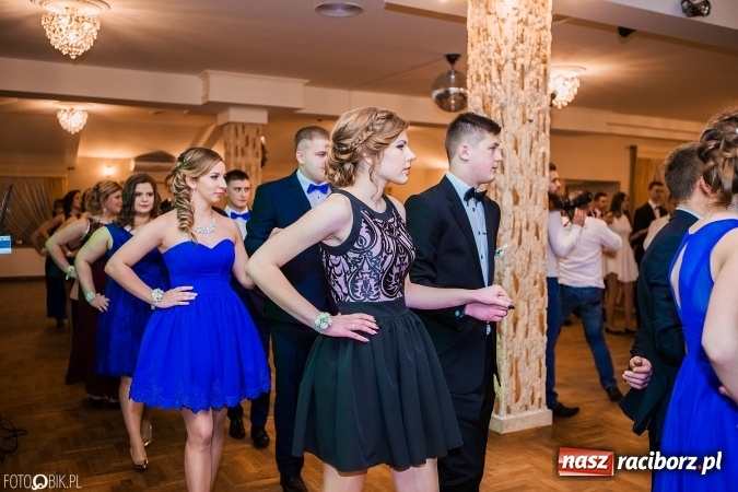Zdjęcie w galerii na portalu naszraciborz.pl: Bal maturalny Ekonomika w Rogożanach wiadomości z regionu